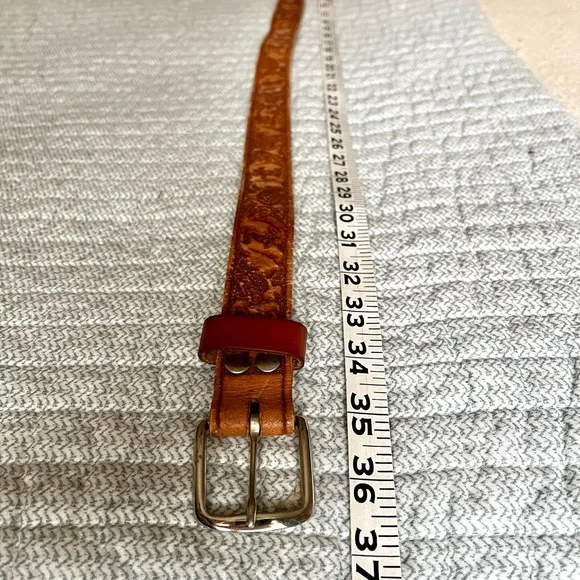 Hand tooled leather belt - Picture 5 of 6